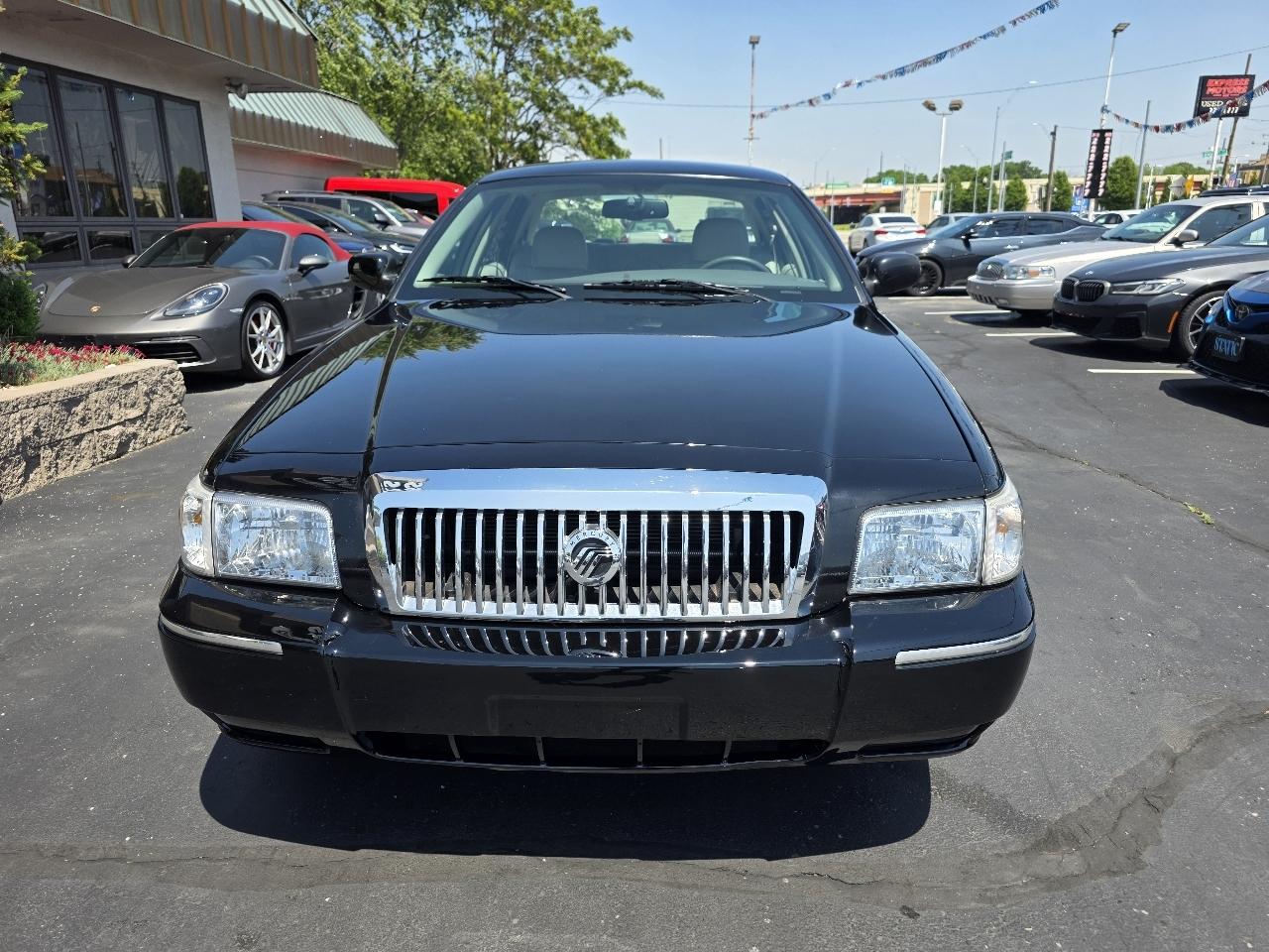 Mercury Grand Marquis 4dr Sdn LS Ultimate 2010