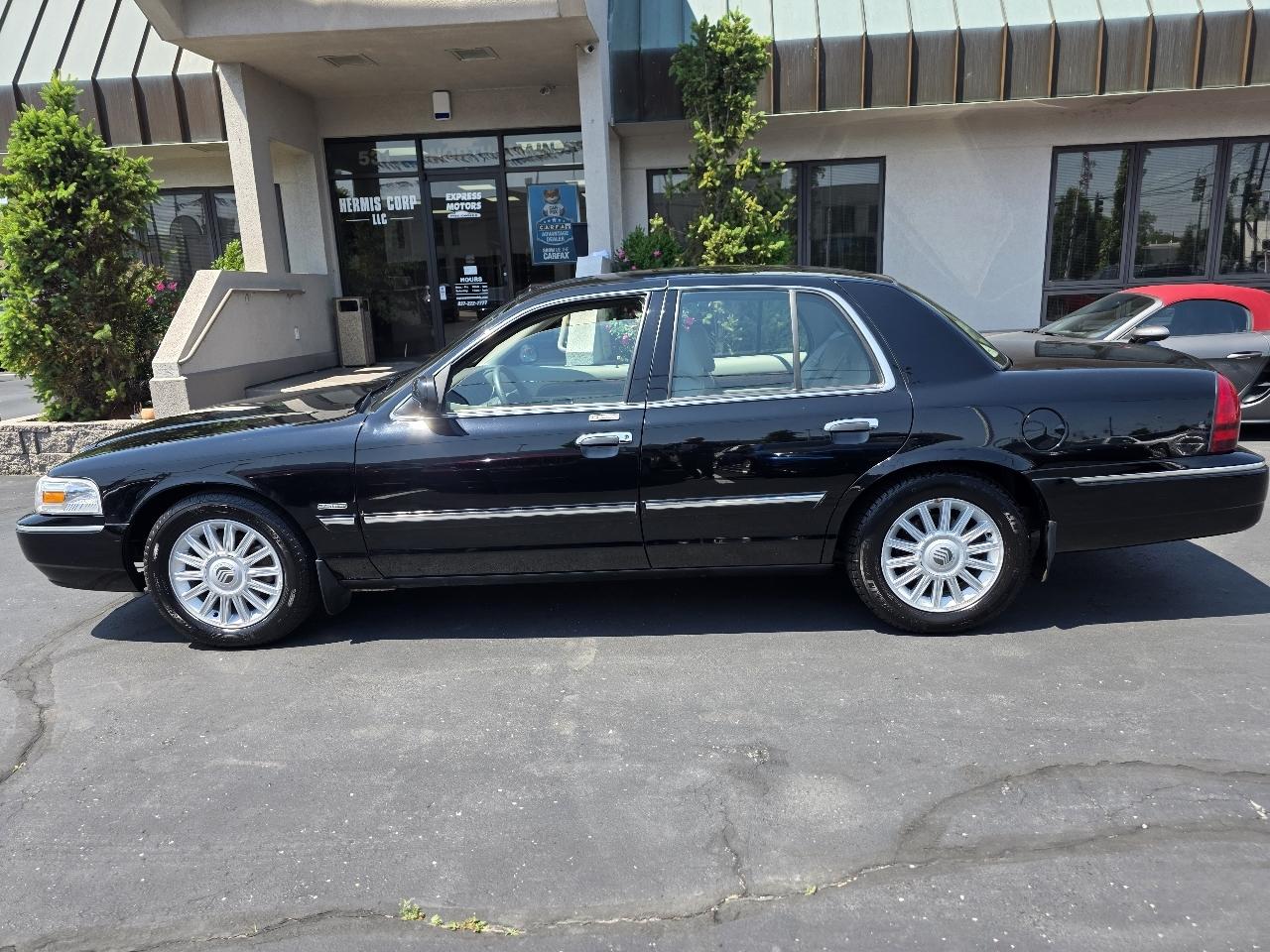 Mercury Grand Marquis 4dr Sdn LS Ultimate 2010