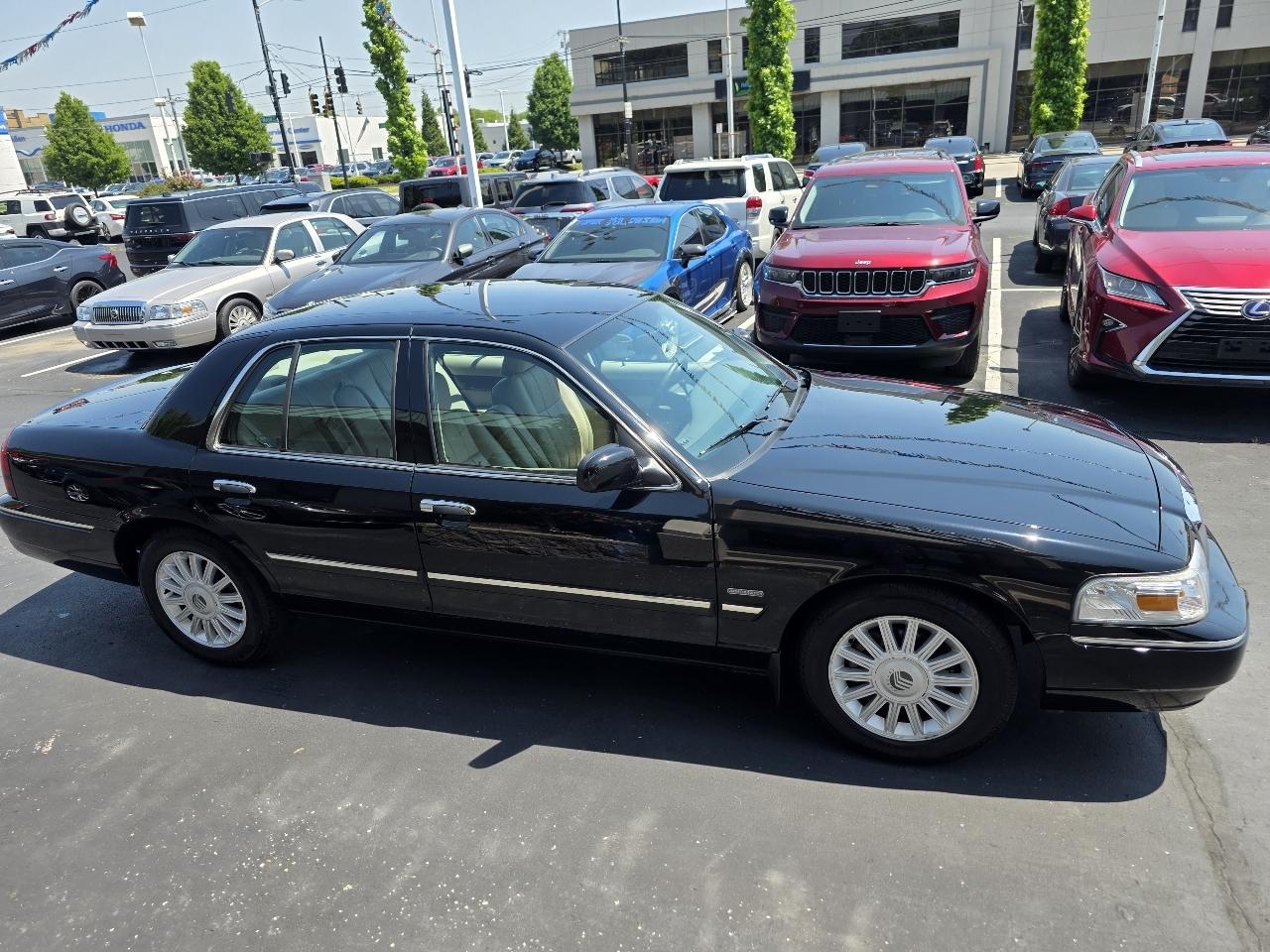 Mercury Grand Marquis 4dr Sdn LS Ultimate 2010