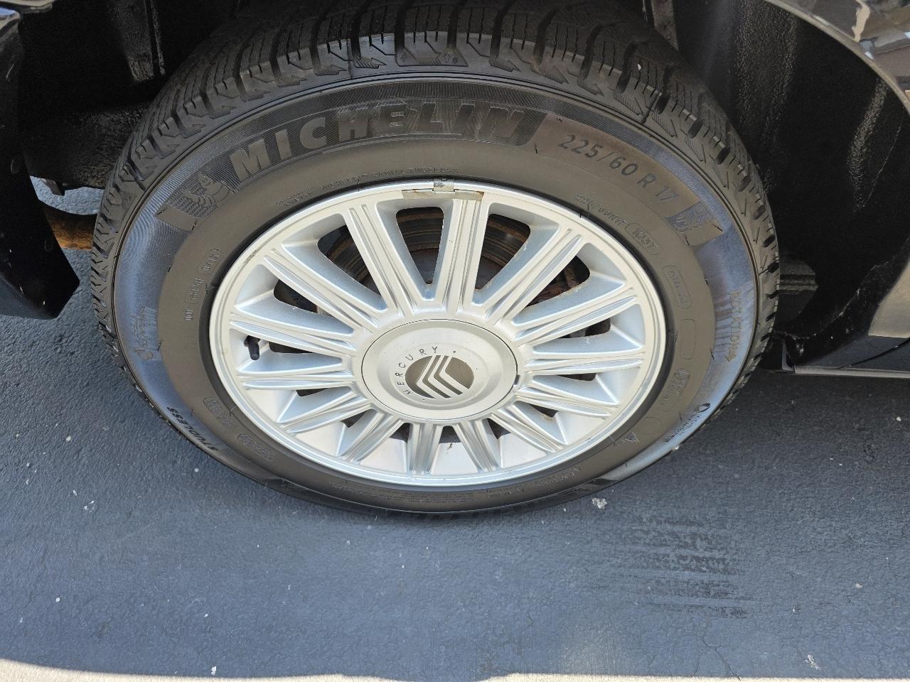 Mercury Grand Marquis 4dr Sdn LS Ultimate 2010