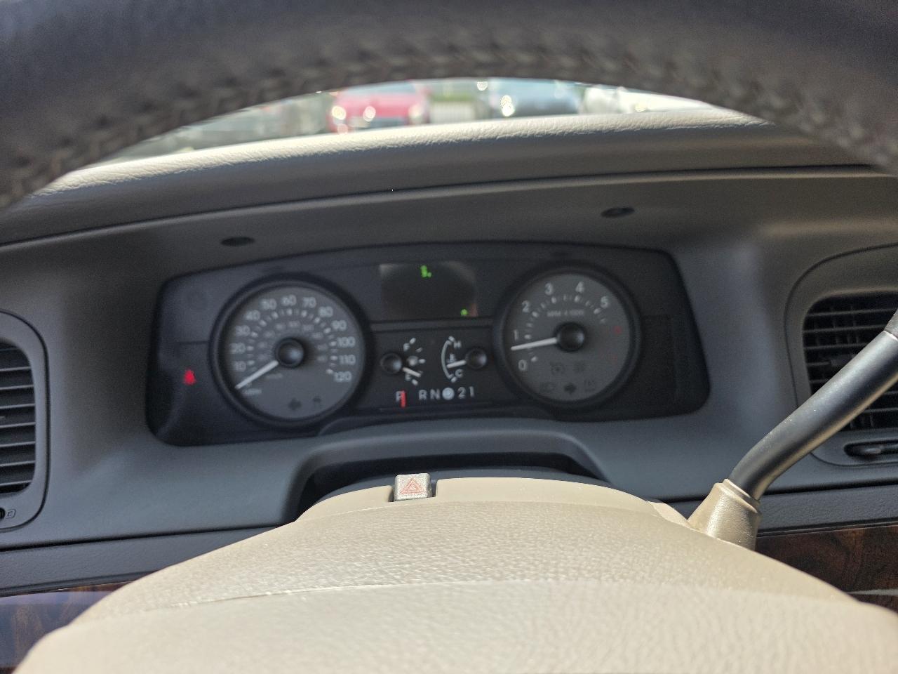 Mercury Grand Marquis 4dr Sdn LS Ultimate 2010