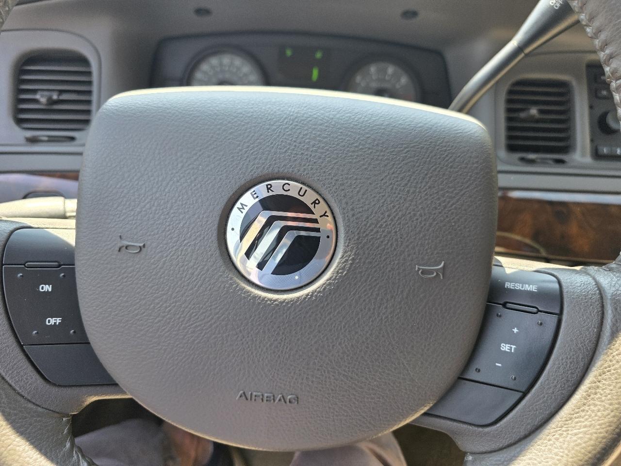 Mercury Grand Marquis 4dr Sdn LS Ultimate 2010