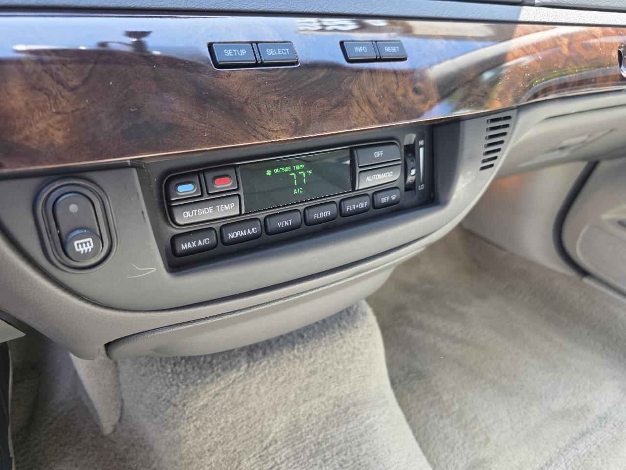 Mercury Grand Marquis 4dr Sdn LS Ultimate 2010