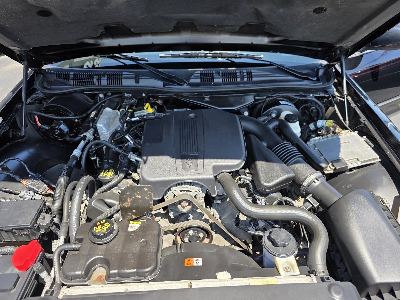 Mercury Grand Marquis 4dr Sdn LS Ultimate 2010