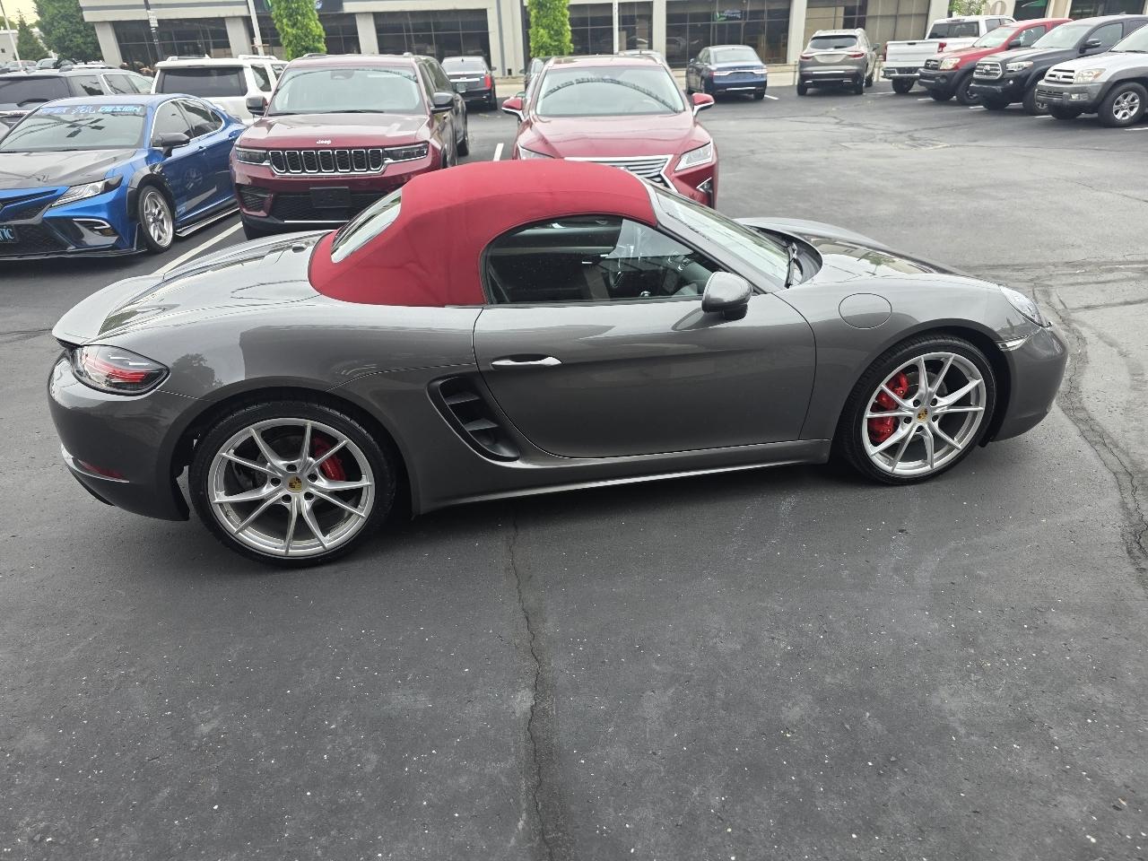 Porsche 718 Boxster S Roadster 2017