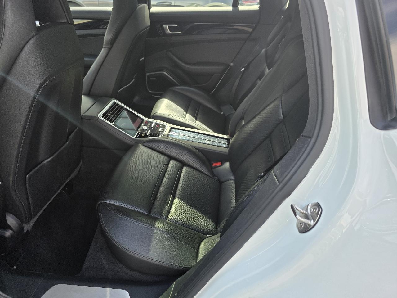 Porsche Panamera 4 E-Hybrid AWD 2019