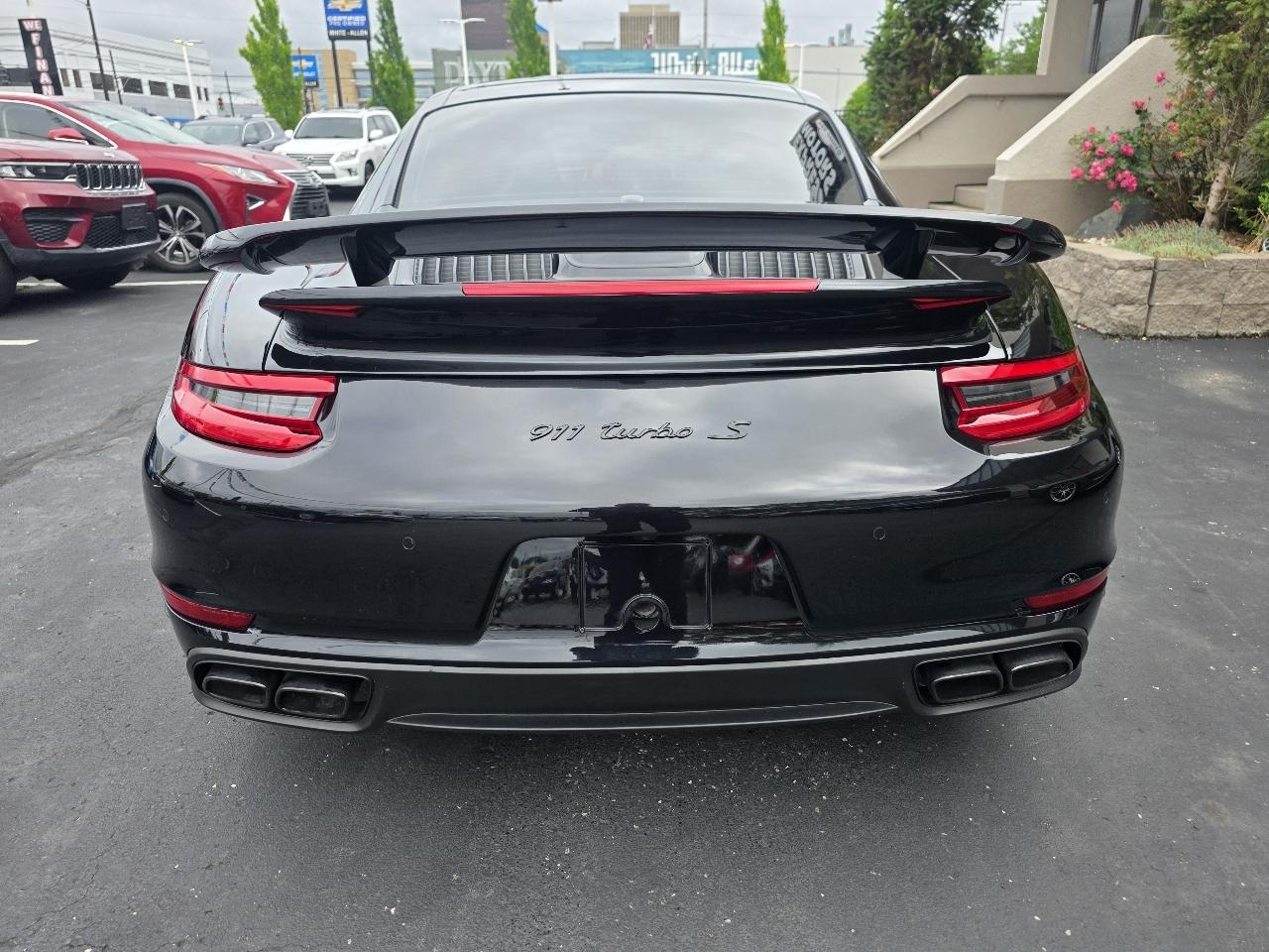 Porsche 911 Turbo S Coupe 2017