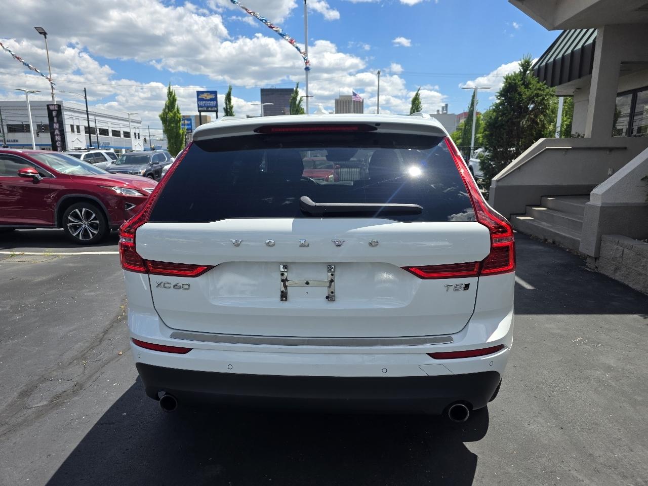 Volvo XC60 T5 AWD Momentum 2021
