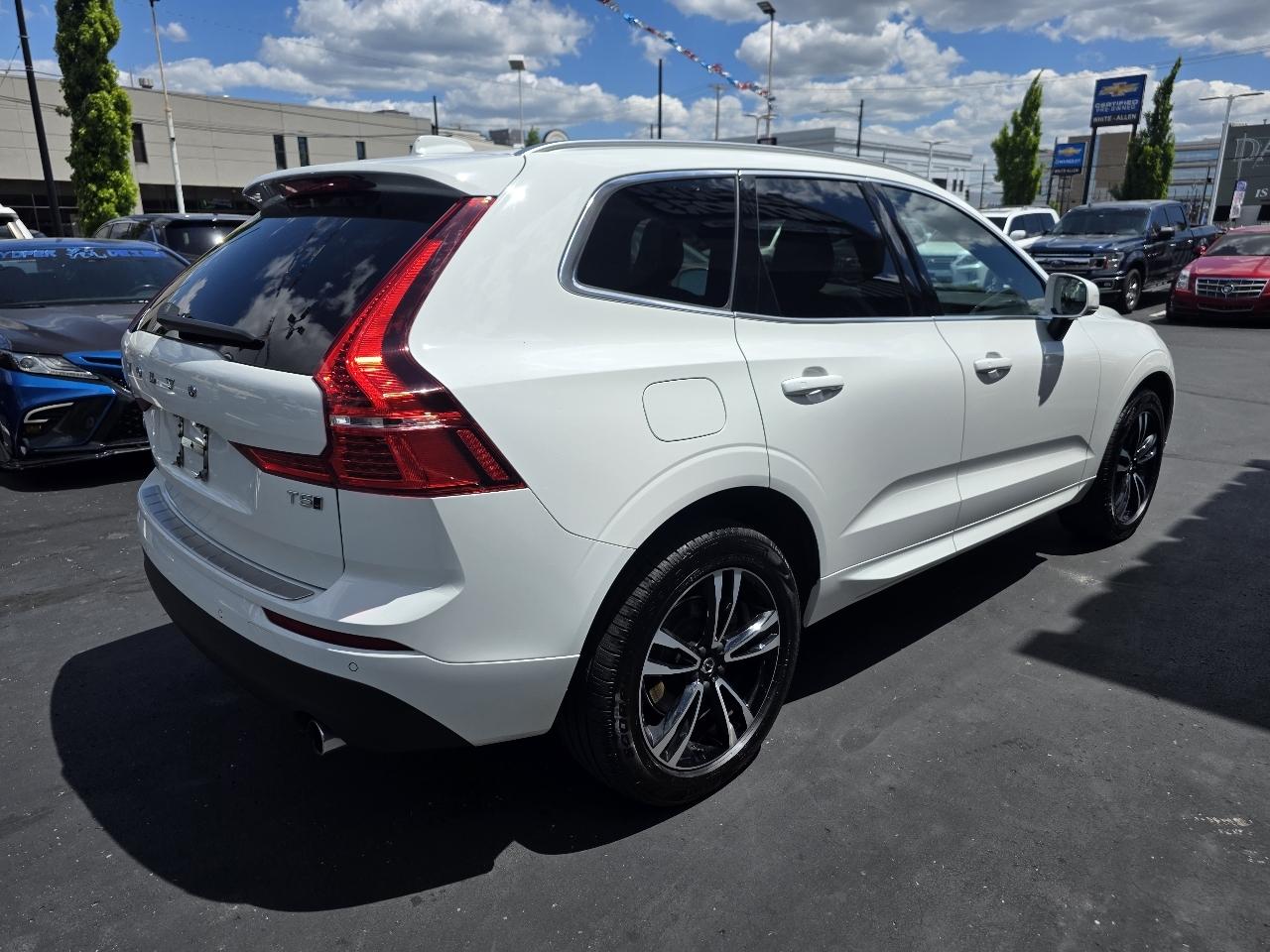 Volvo XC60 T5 AWD Momentum 2021