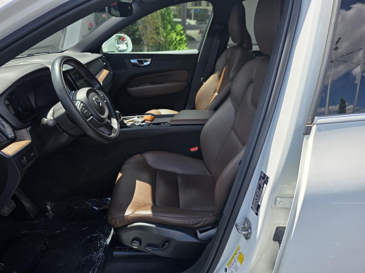 Volvo XC60 T5 AWD Momentum 2021