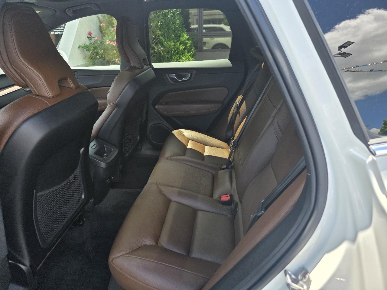 Volvo XC60 T5 AWD Momentum 2021