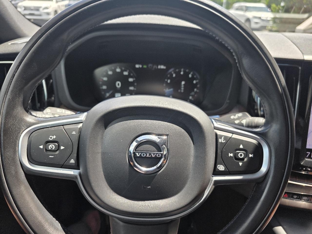 Volvo XC60 T5 AWD Momentum 2021
