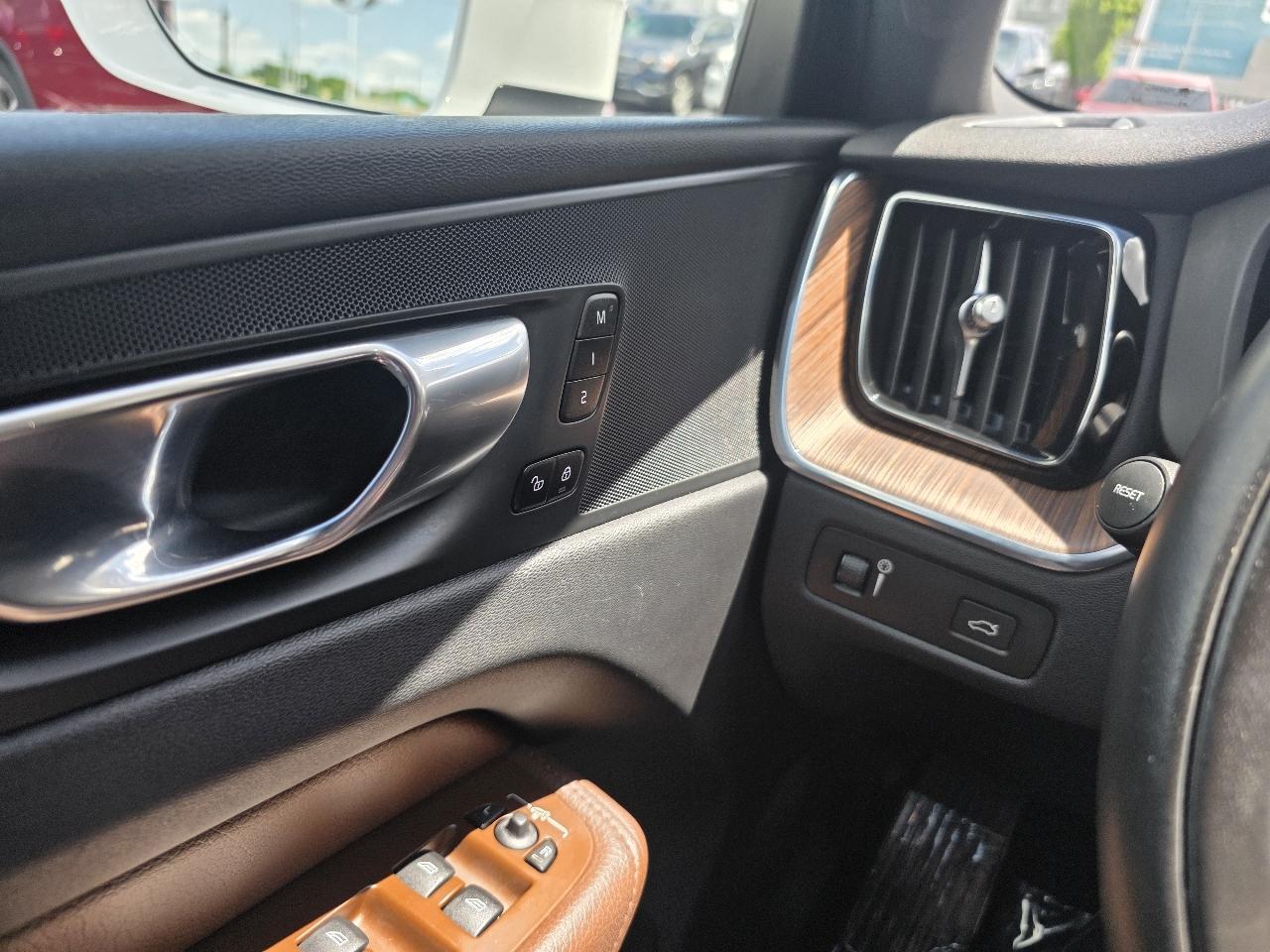 Volvo XC60 T5 AWD Momentum 2021