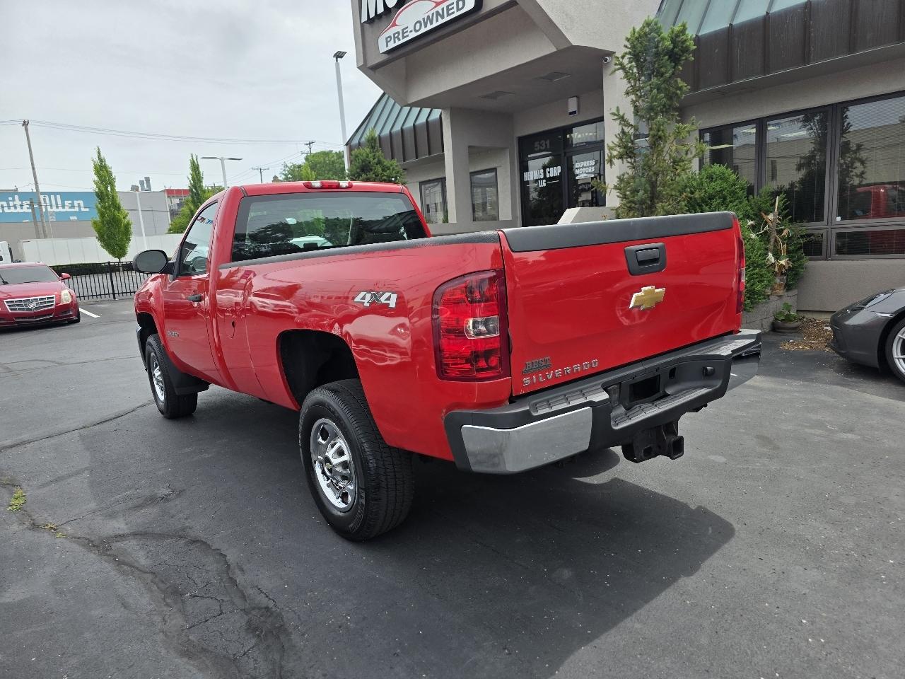 Chevrolet Silverado 2500HD 4WD Reg Cab 133.7" Work Truck 2014