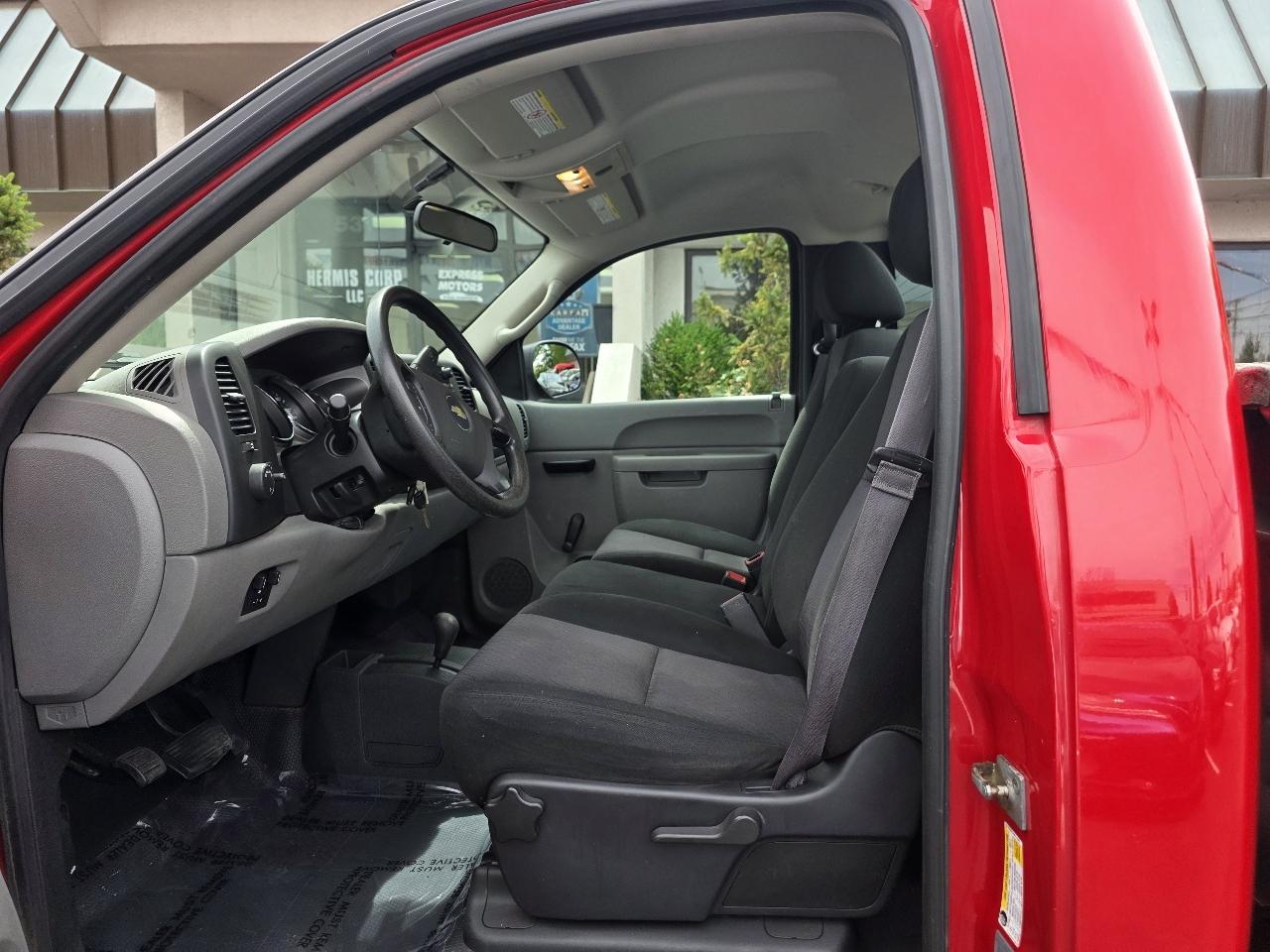 Chevrolet Silverado 2500HD 4WD Reg Cab 133.7" Work Truck 2014