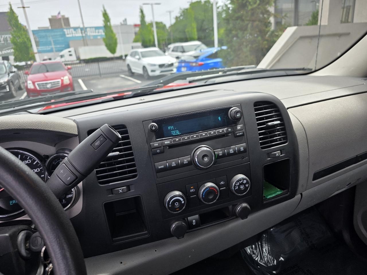 Chevrolet Silverado 2500HD 4WD Reg Cab 133.7" Work Truck 2014