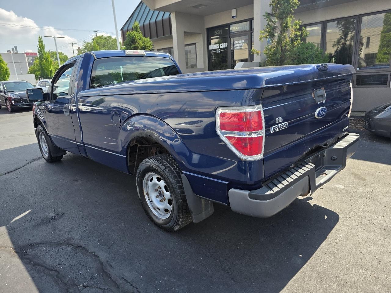 Ford F-150 2WD Reg Cab 126" XL 2012