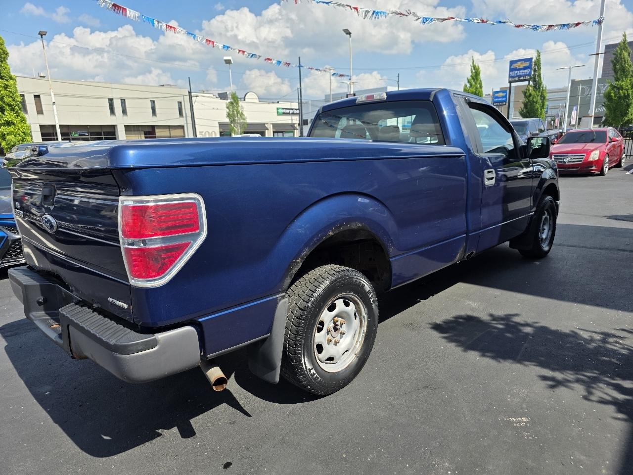 Ford F-150 2WD Reg Cab 126" XL 2012