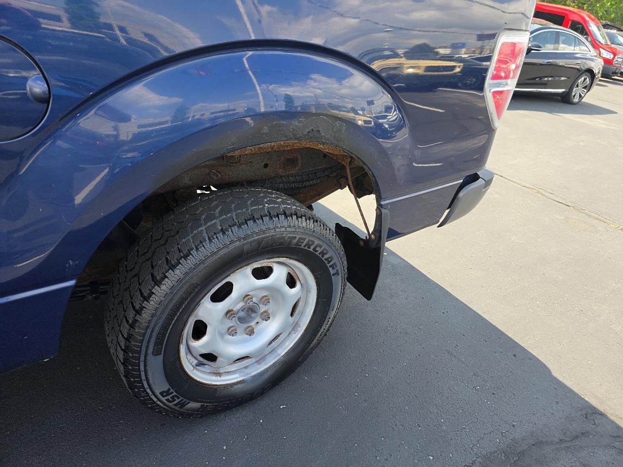 Ford F-150 2WD Reg Cab 126" XL 2012