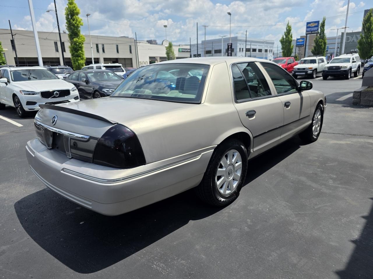 Mercury Grand Marquis 4dr Sdn LS 2011