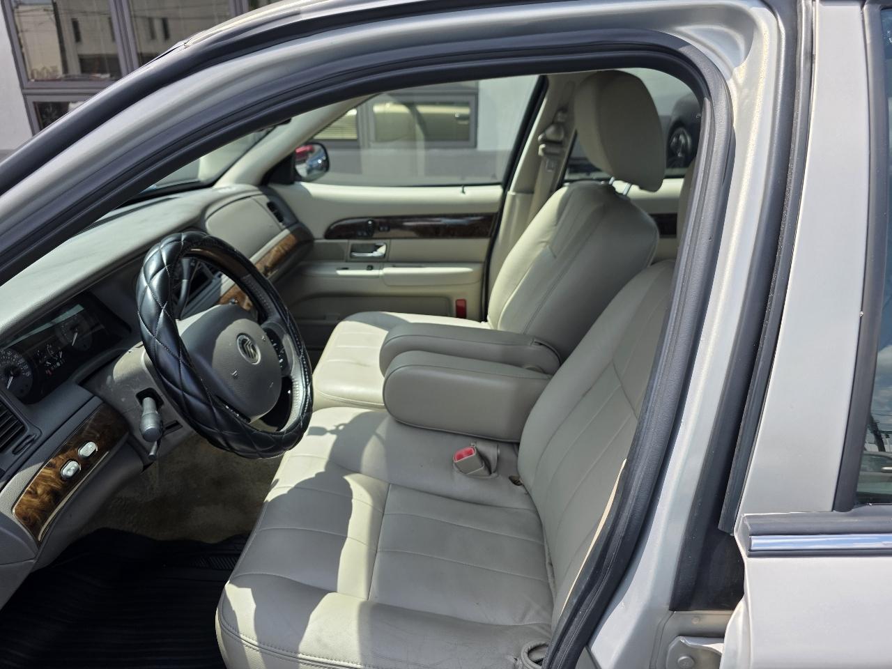 Mercury Grand Marquis 4dr Sdn LS 2011