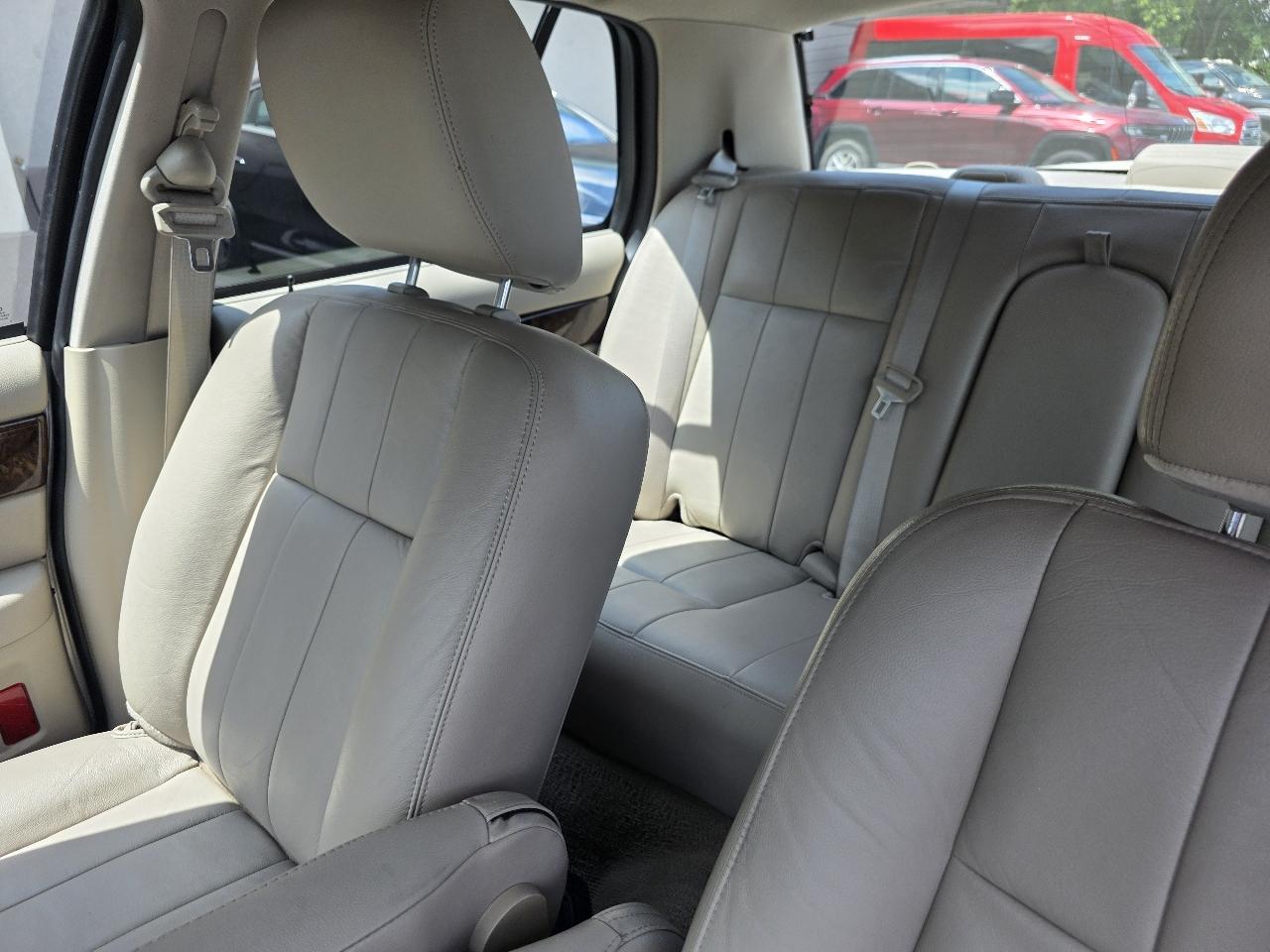 Mercury Grand Marquis 4dr Sdn LS 2011