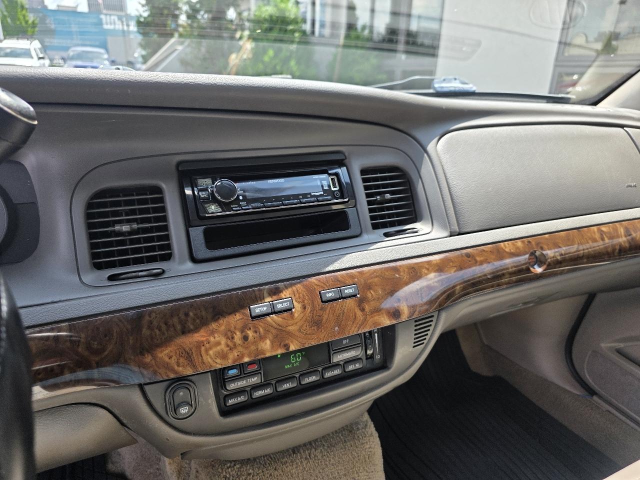 Mercury Grand Marquis 4dr Sdn LS 2011