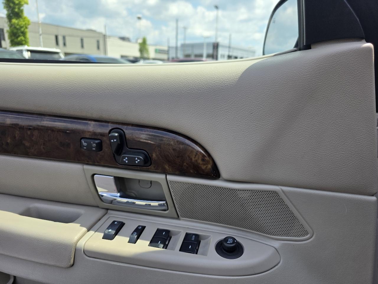 Mercury Grand Marquis 4dr Sdn LS 2011