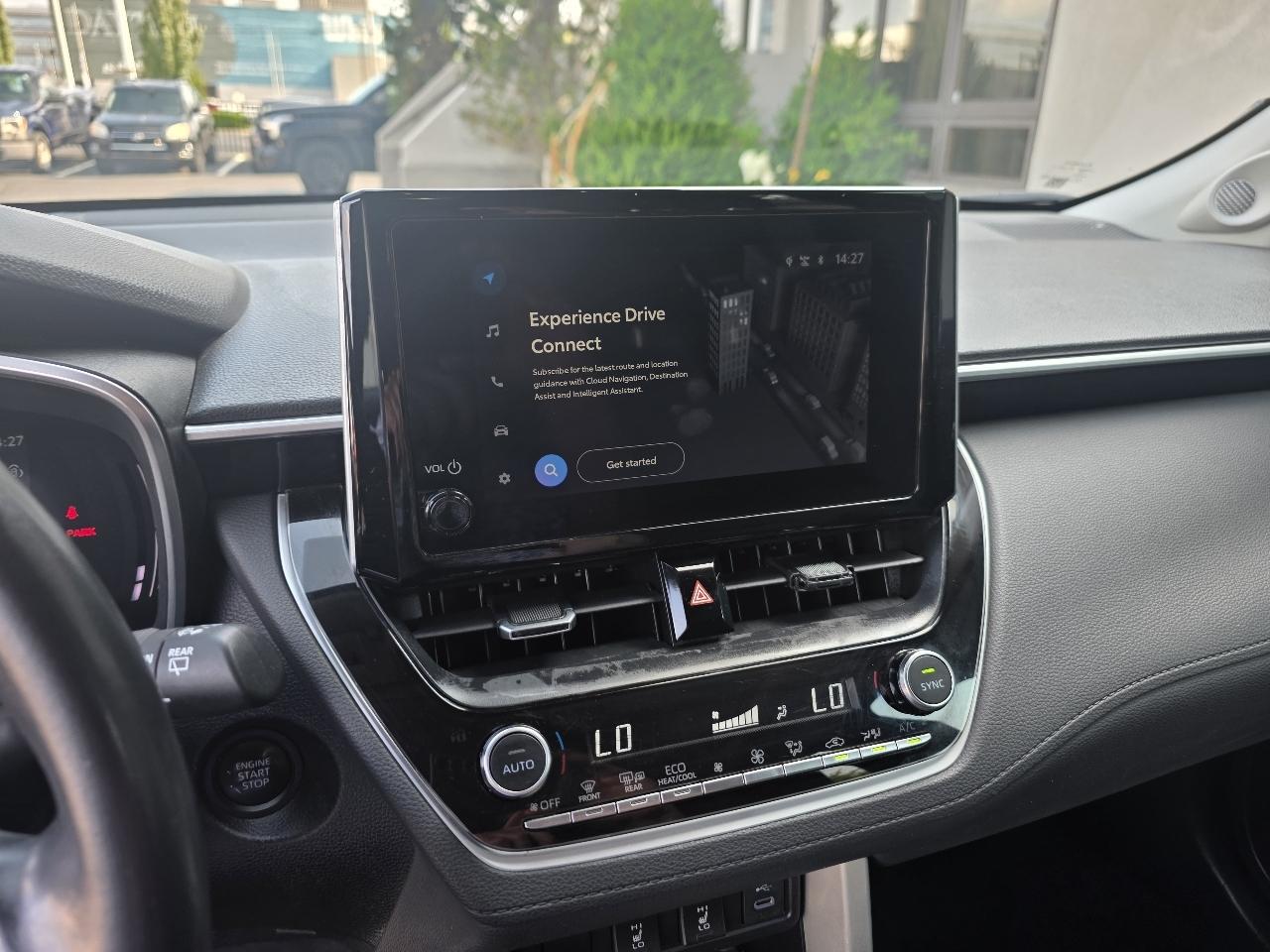 Toyota Corolla Cross XLE 2WD (Natl) 2024