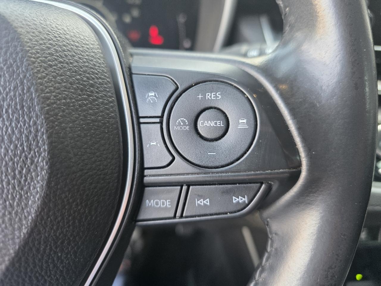 Toyota Corolla Cross XLE 2WD (Natl) 2024