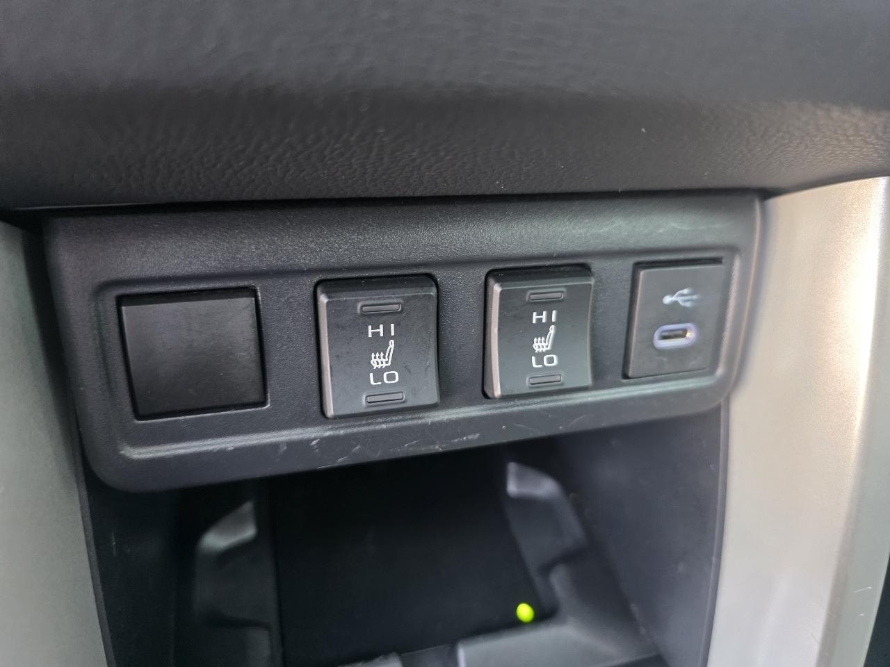 Toyota Corolla Cross XLE 2WD (Natl) 2024