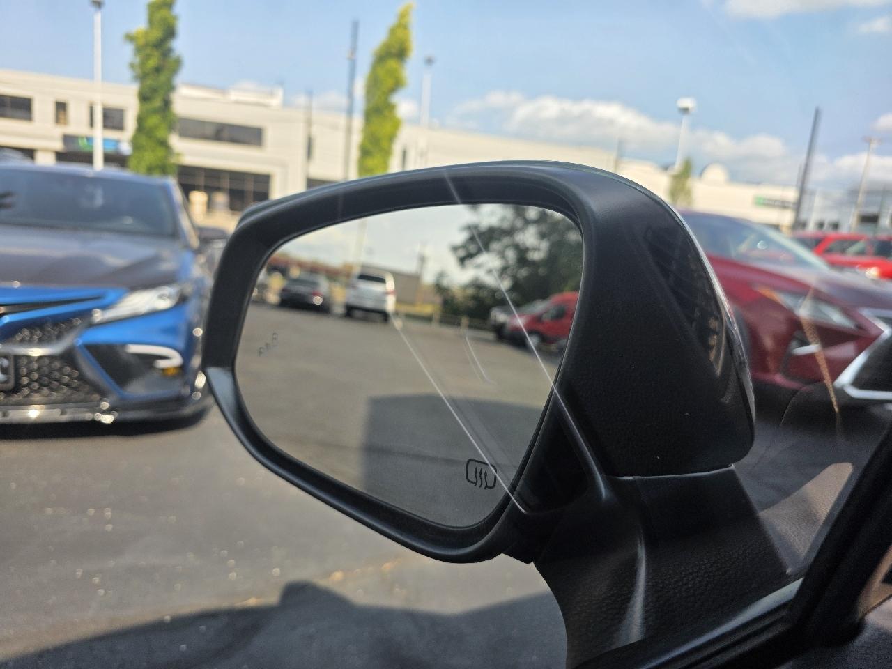 Toyota Corolla Cross XLE 2WD (Natl) 2024