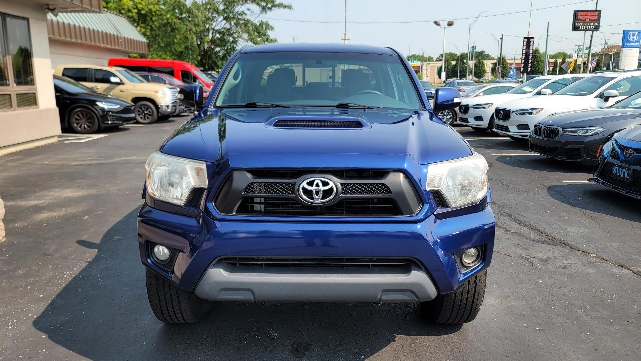 Toyota Tacoma 4WD Double Cab V6 AT (Natl) 2015