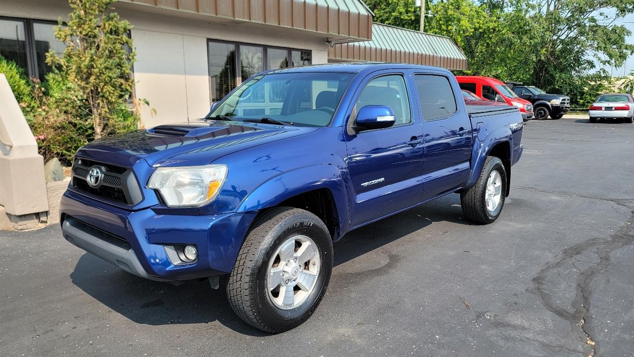 Toyota Tacoma 4WD Double Cab V6 AT (Natl) 2015