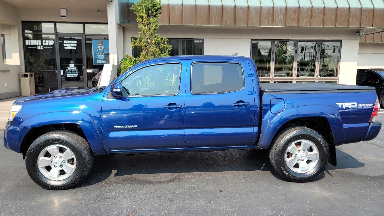 Toyota Tacoma 4WD Double Cab V6 AT (Natl) 2015