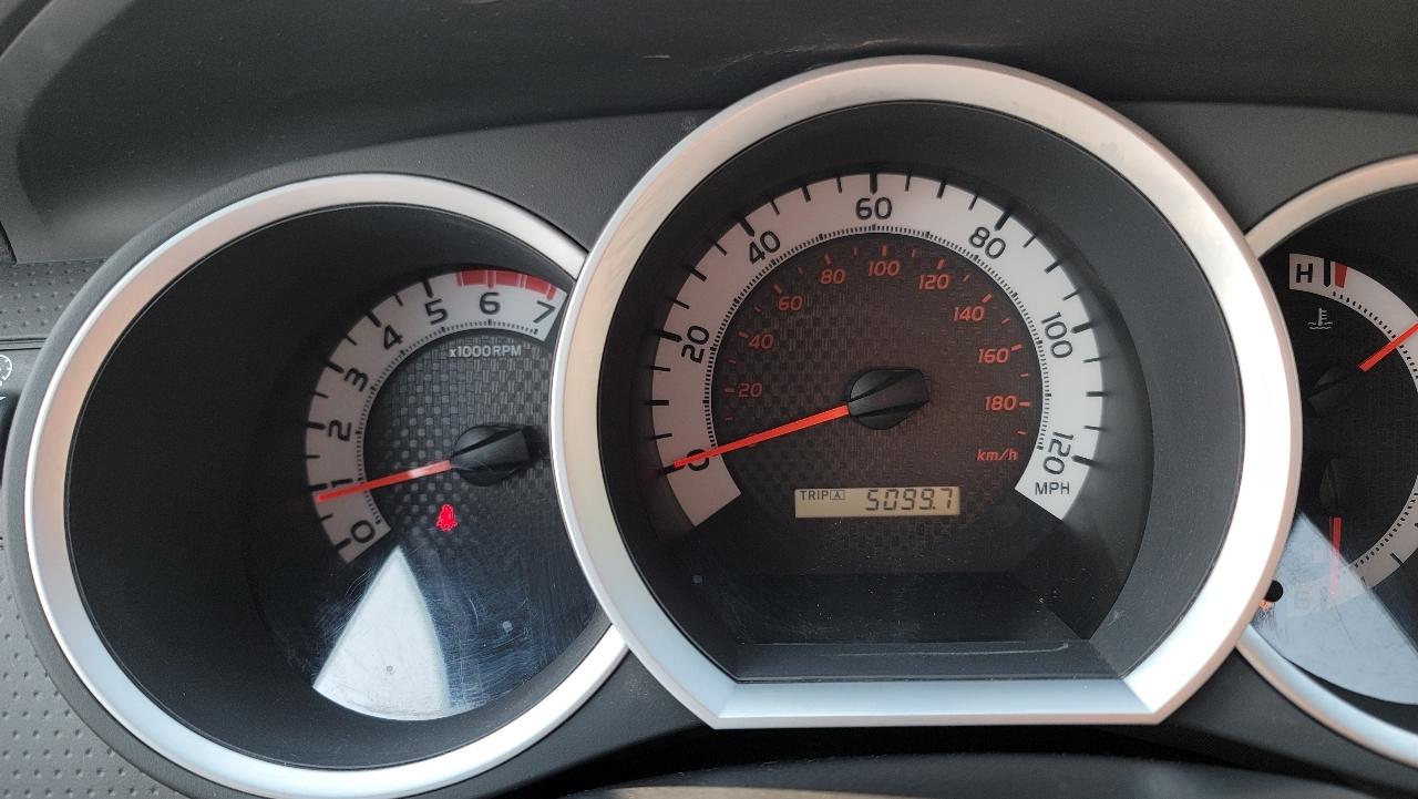 Toyota Tacoma 4WD Double Cab V6 AT (Natl) 2015