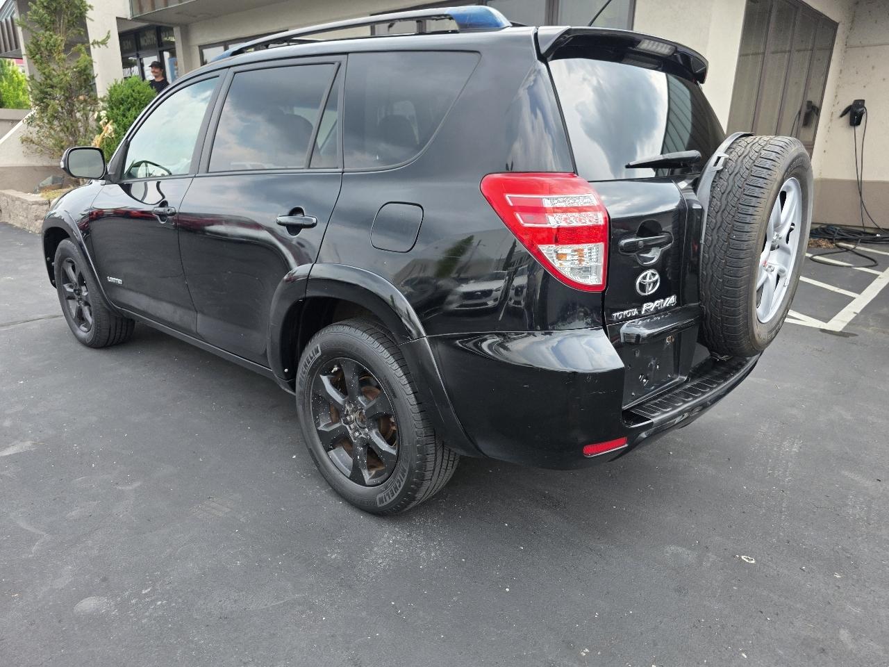Toyota RAV4 4WD 4dr V6 5-Spd AT Ltd (Natl) 2009