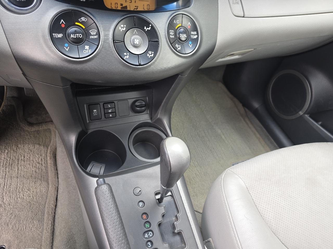 Toyota RAV4 4WD 4dr V6 5-Spd AT Ltd (Natl) 2009