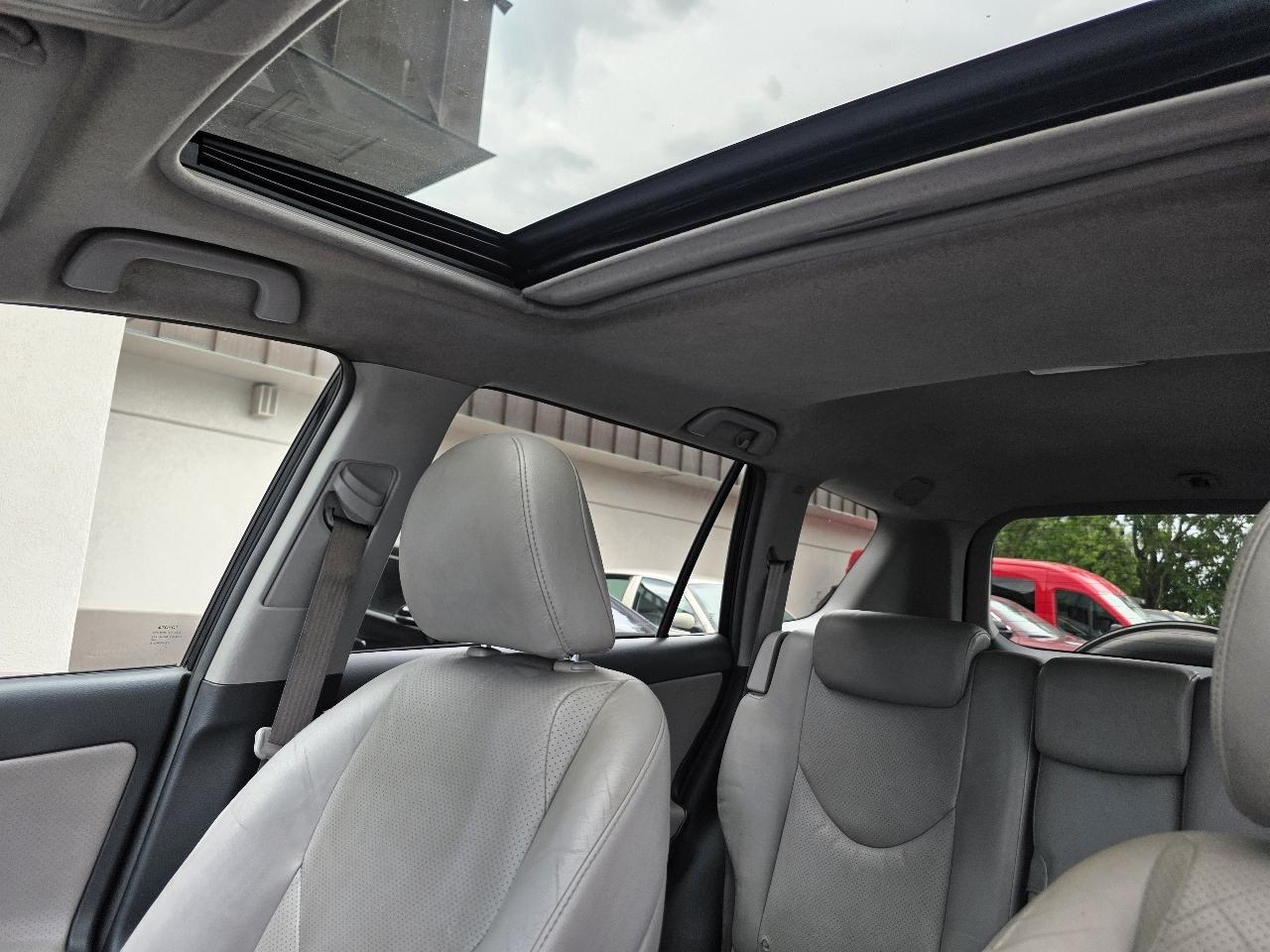 Toyota RAV4 4WD 4dr V6 5-Spd AT Ltd (Natl) 2009