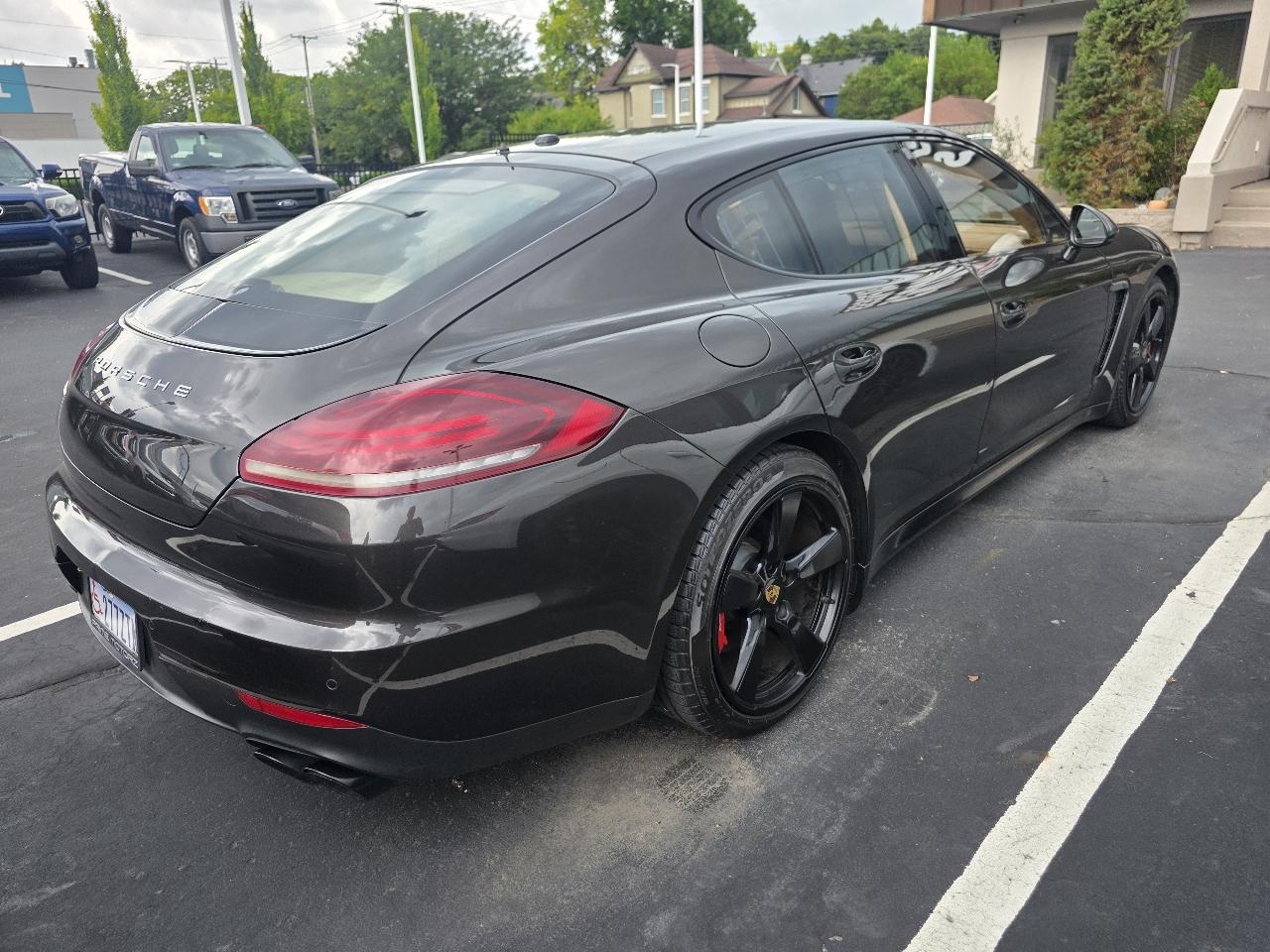 Porsche Panamera 4dr HB GTS 2015