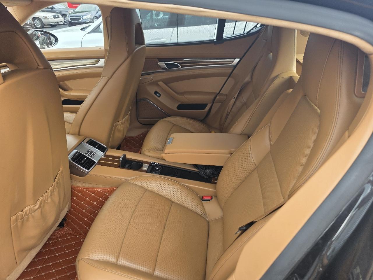 Porsche Panamera 4dr HB GTS 2015