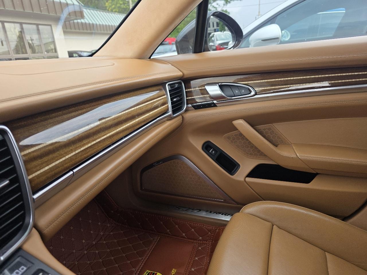 Porsche Panamera 4dr HB GTS 2015
