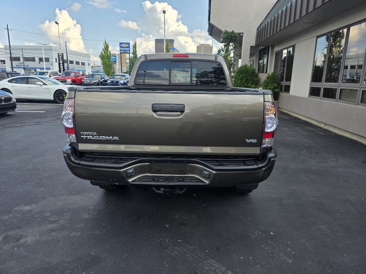 Toyota Tacoma 4WD Access Cab V6 MT (Natl) 2013