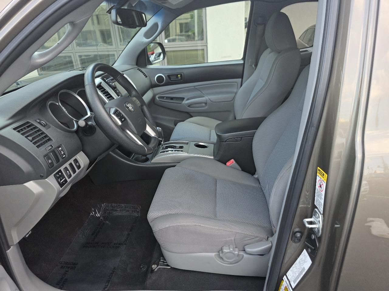 Toyota Tacoma 4WD Access Cab V6 MT (Natl) 2013