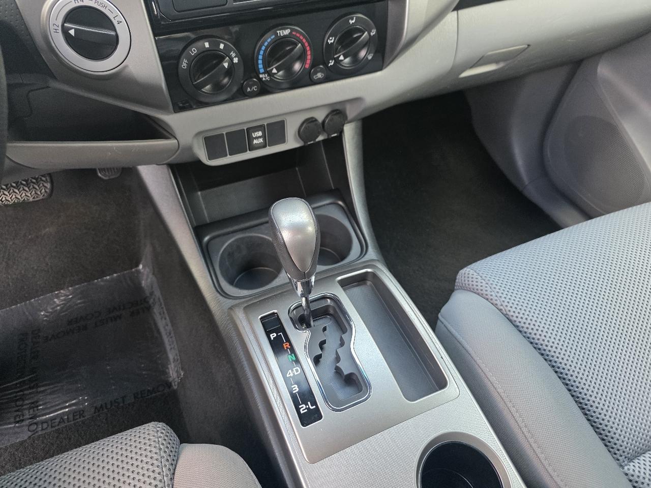 Toyota Tacoma 4WD Access Cab V6 MT (Natl) 2013