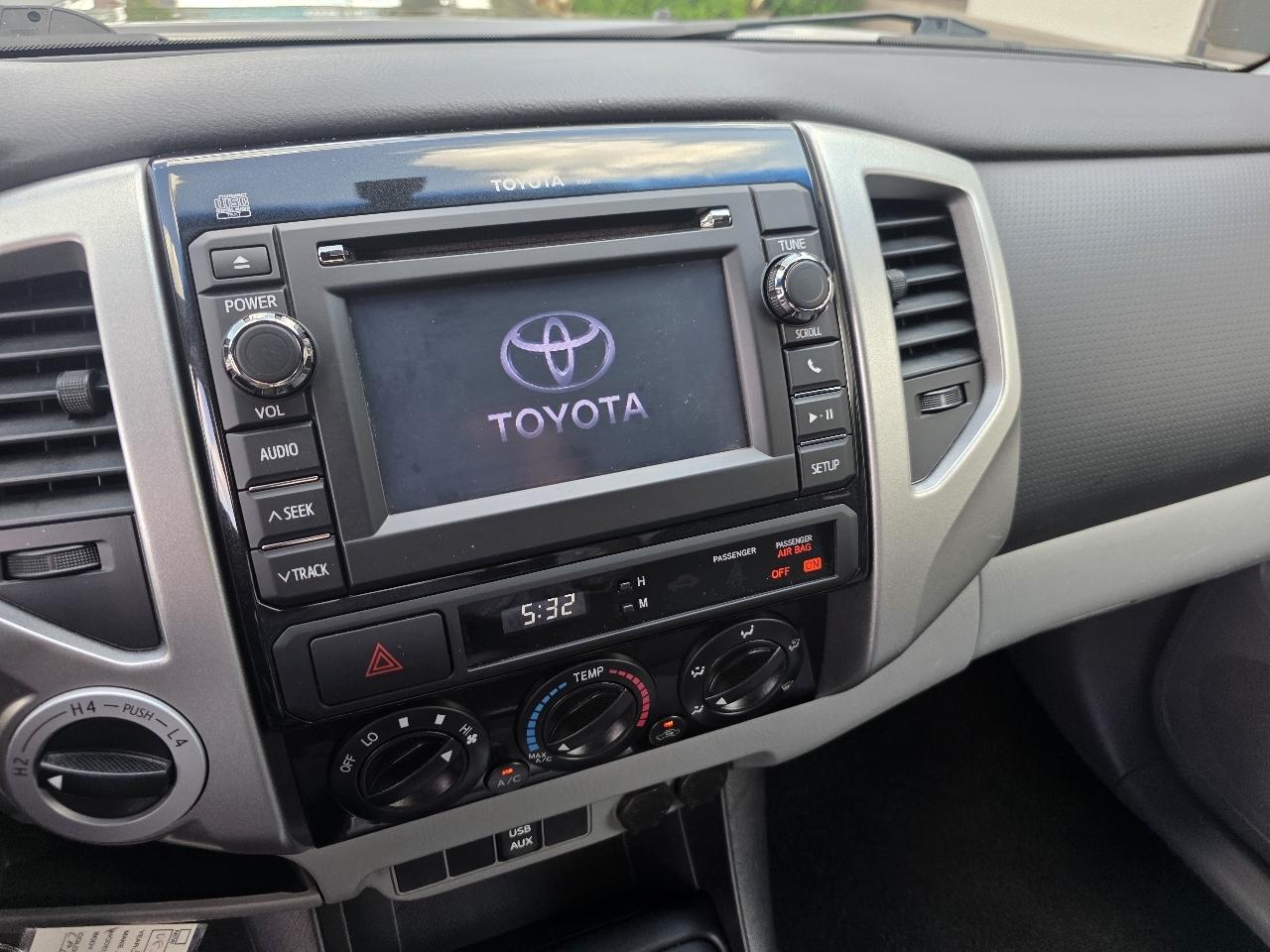 Toyota Tacoma 4WD Access Cab V6 MT (Natl) 2013