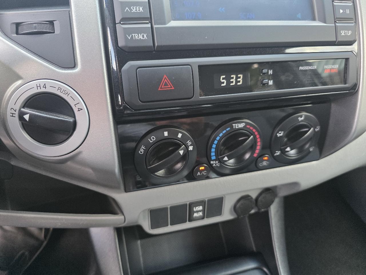 Toyota Tacoma 4WD Access Cab V6 MT (Natl) 2013
