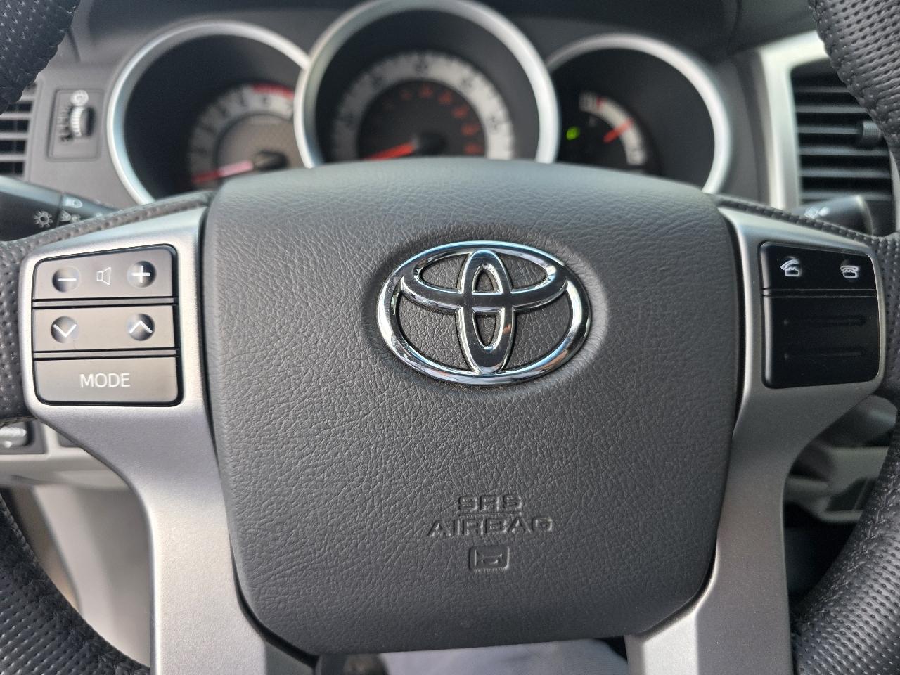 Toyota Tacoma 4WD Access Cab V6 MT (Natl) 2013