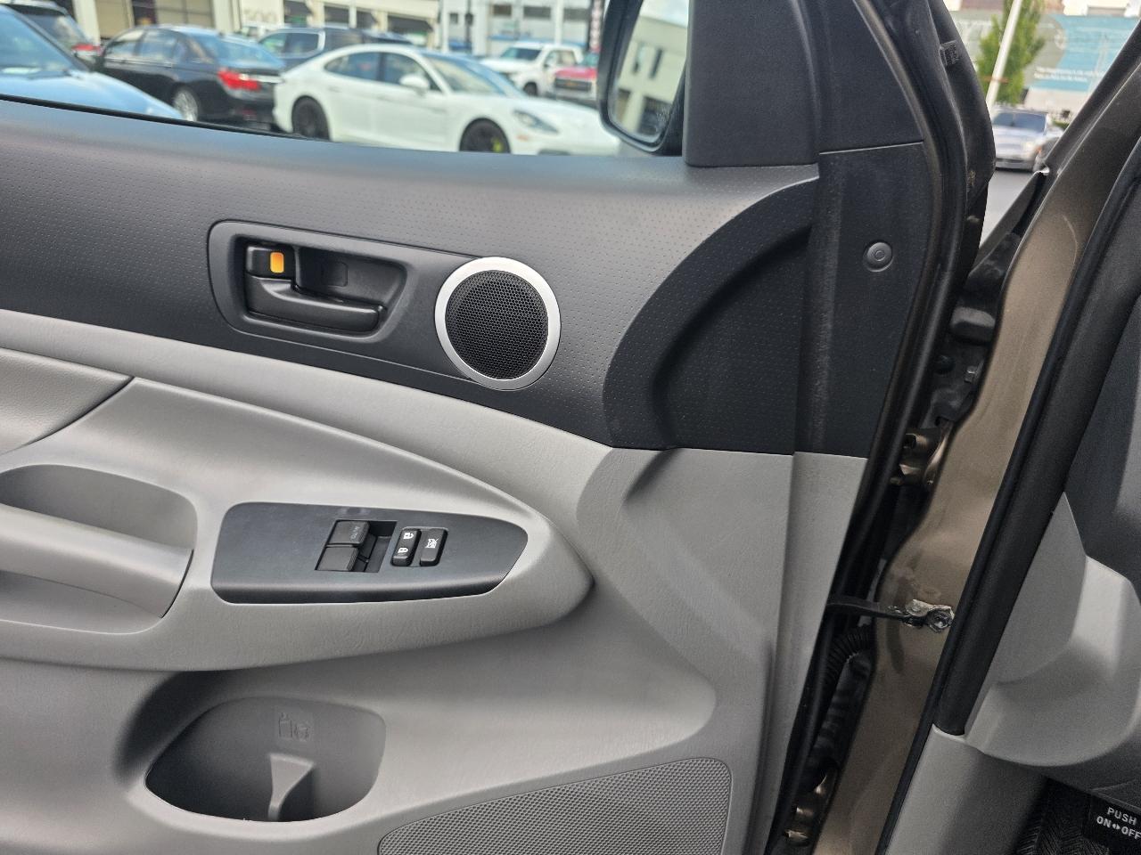 Toyota Tacoma 4WD Access Cab V6 MT (Natl) 2013
