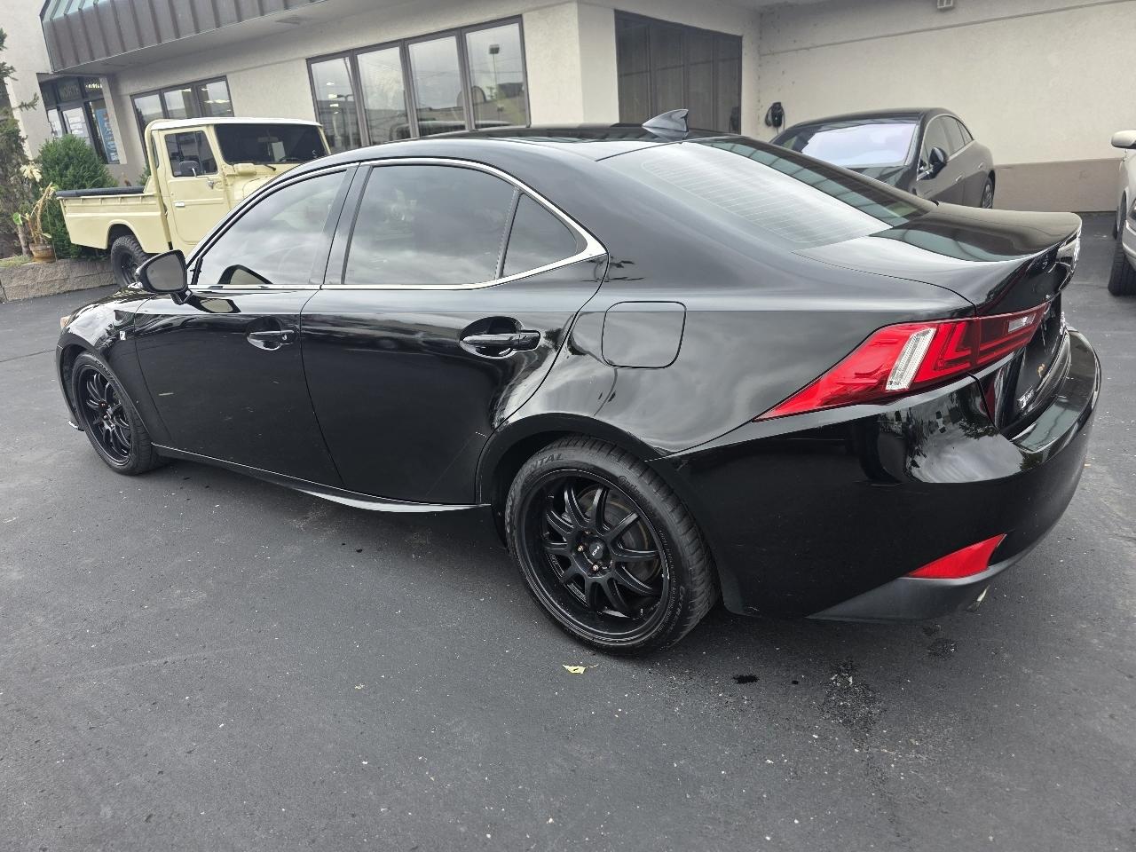 Lexus IS 250 4dr Sport Sdn AWD 2015